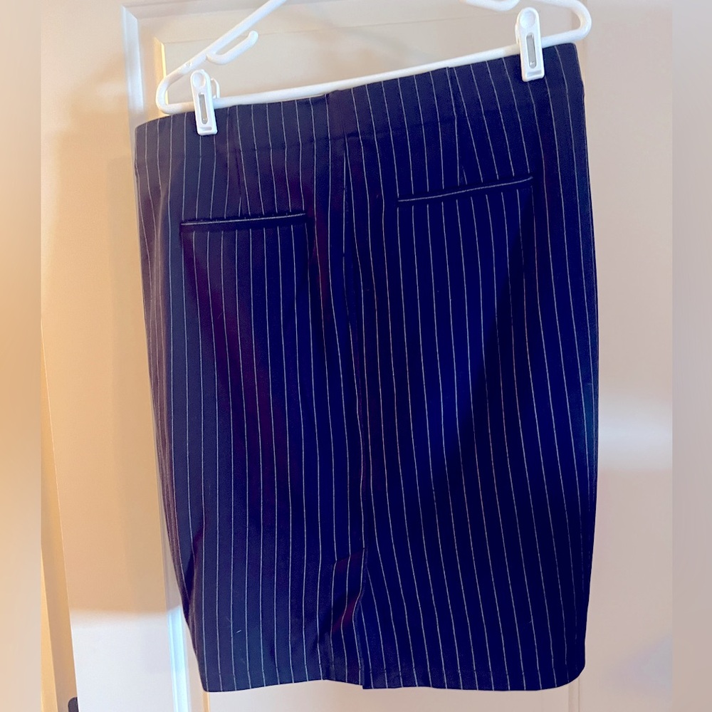 Liverpool stretch pencil skirt. EUC